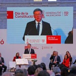 El Presidente de la Generalitat Valenciana, Ximo Puig, durante su intervención en el acto de celebración del Día de la Constitución en la Comunidad Valenciana, este martes en Valencia capital. EFE/ Manuel Lorenzo