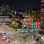 El edificio de Aguas de Murcia, con la tradicional iluminación navideña que ha sido confundido con el apoyo a la selección marroquí