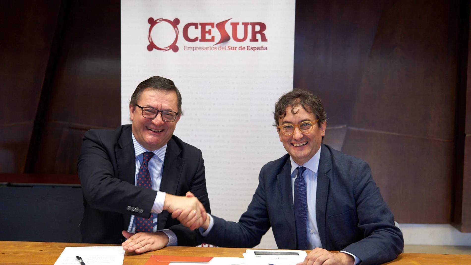 Firma del convenio de colaboración entre Cesur y la UMA