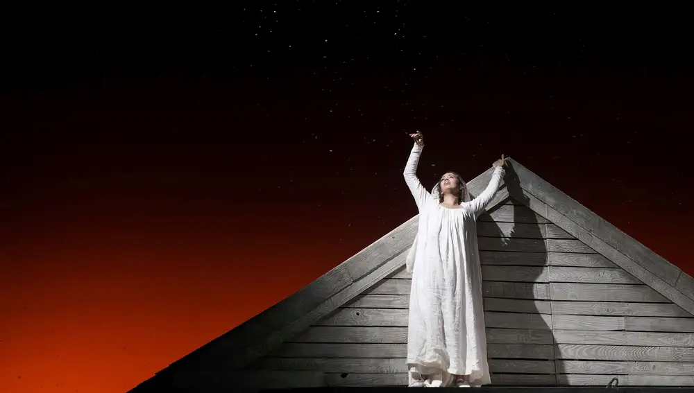 Imagen de la ópera "La sonnambula", en el Teatro Real