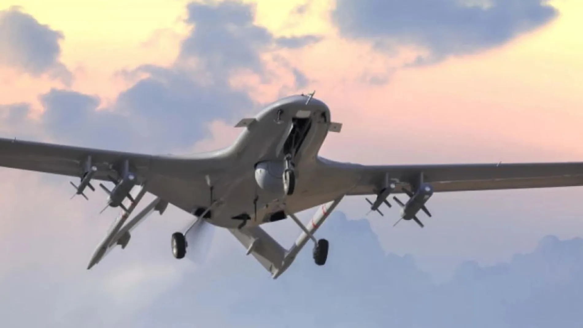 Dron Bayraktar en vuelo