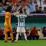 Lionel Messi celebra el gol que marcó a Países Bajos imitando a Topo Gigio, como hacía Riquelme, &quot;enemigo&quot; de Van Gaal