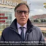 El alcalde de Salamanca, Carlos García Carbayo, durante el vídeo que ha colgado en twitter