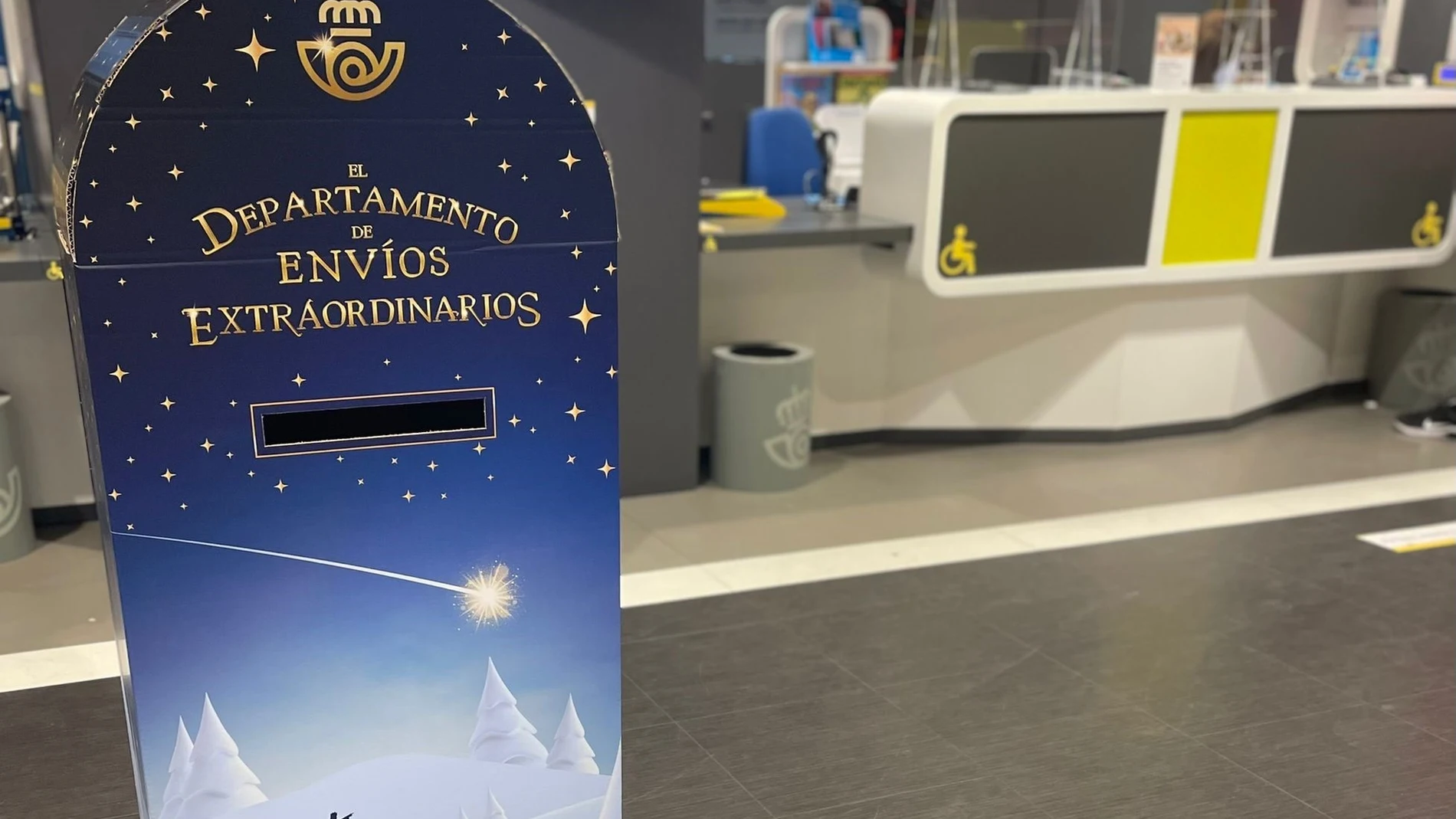Correos instala en sus oficinas de Andalucía 33 buzones de Navidad