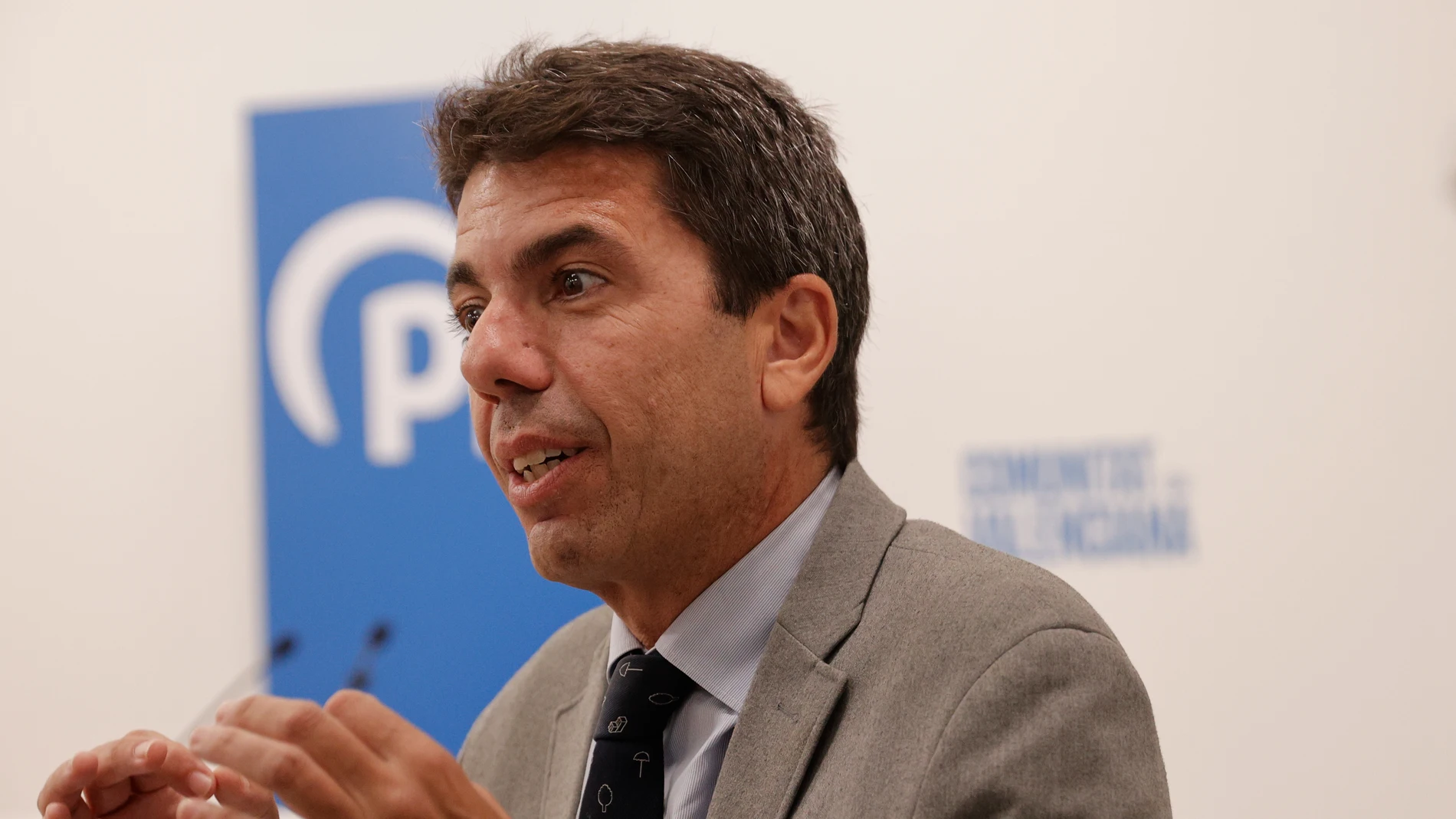 El presidente del Partido Popular de la Comunitat Valenciana, Carlos Mazón, comparece en rueda de prensa en la sede del partido para valorar la actualidad política