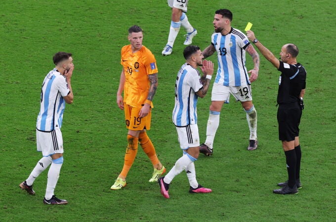 Mateu Lahoz durante el partido entre Países Bajos y Argentina