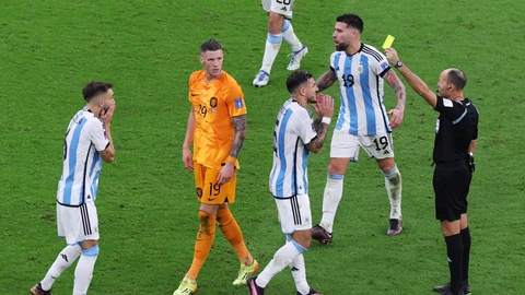 Mateu Lahoz durante el partido entre Países Bajos y Argentina