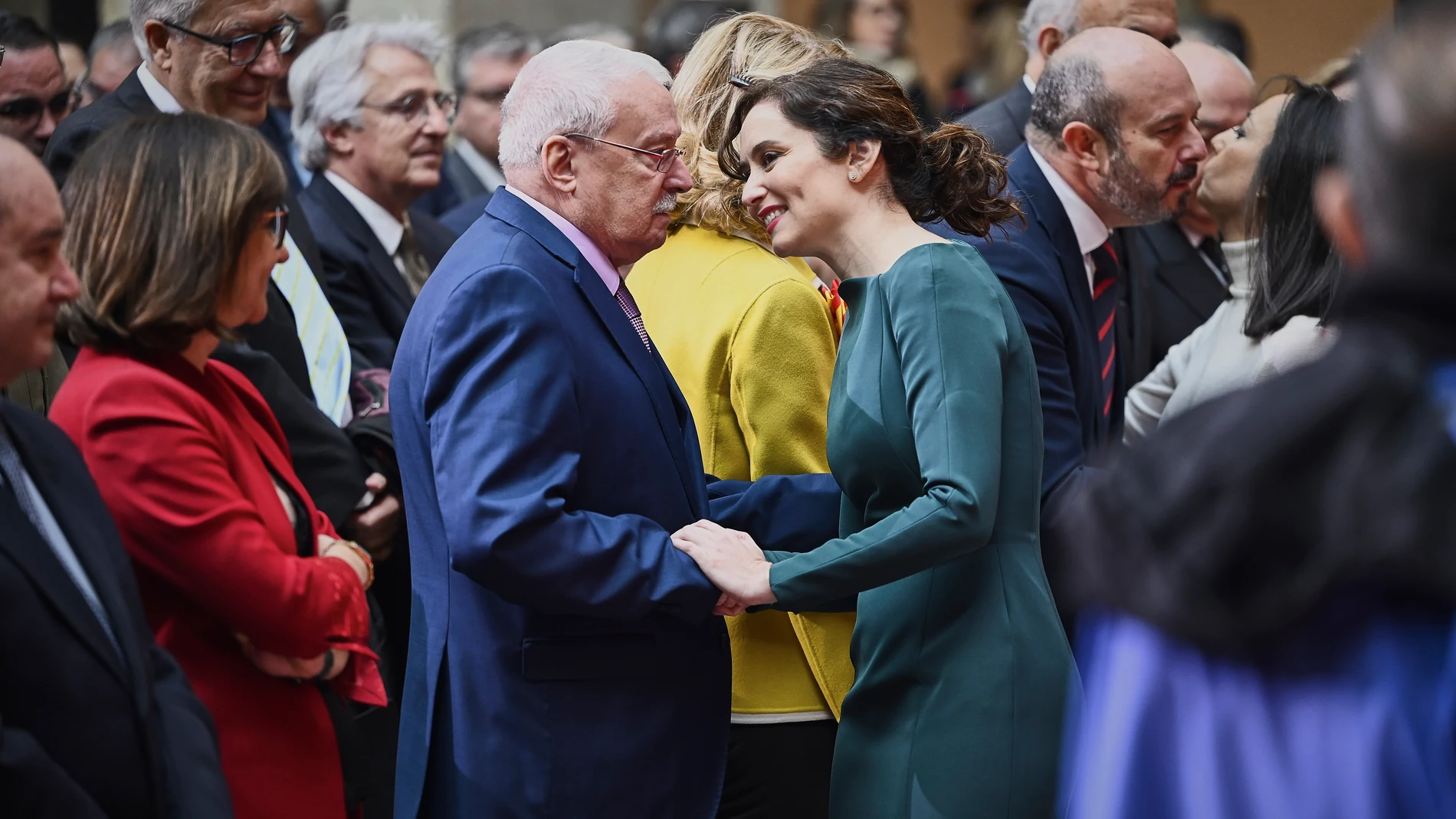 Joaquín Leguina e Isabel Diaz Ayuso en la Real Casa de Correos, en Madrid, el pasado día 6, Día de la Constitución
