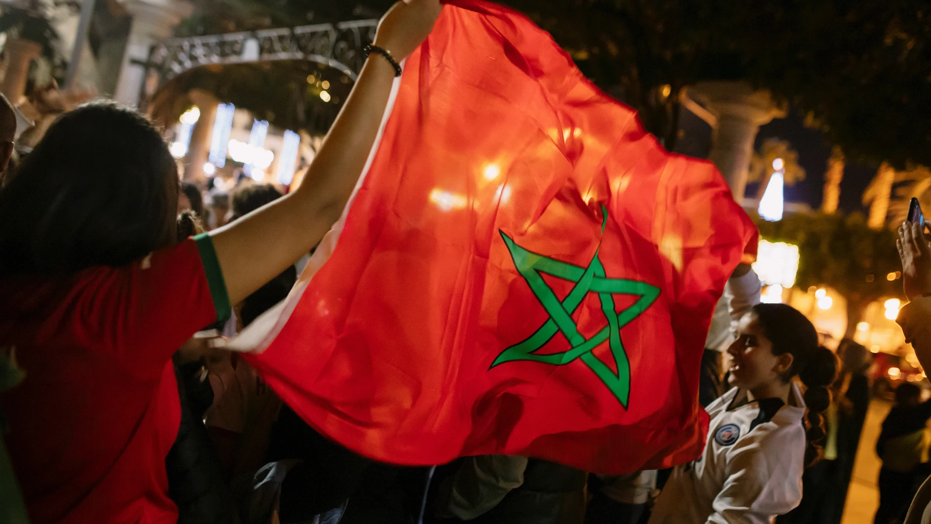 Aficionadas de la selección de Marruecos celebran en Melilla la victoria ante Portugal