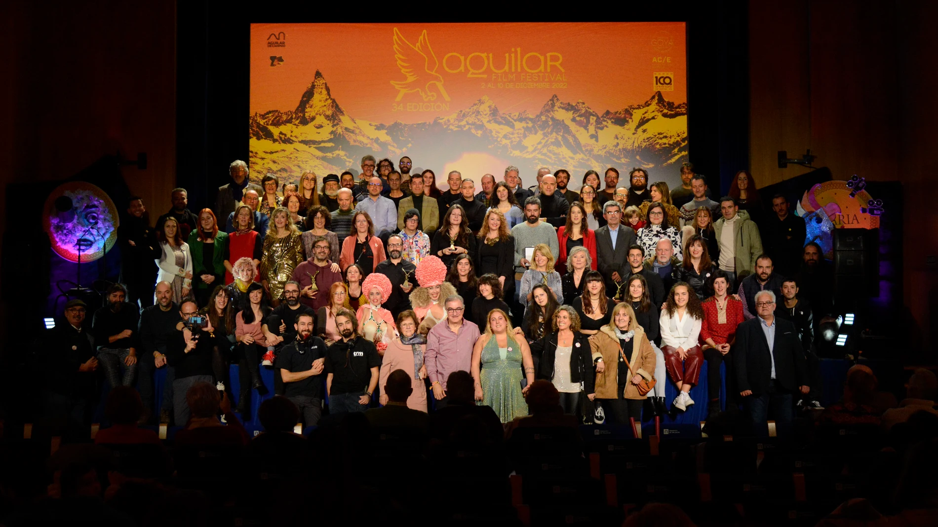 Foto de familia de los galardonados del festival palentino