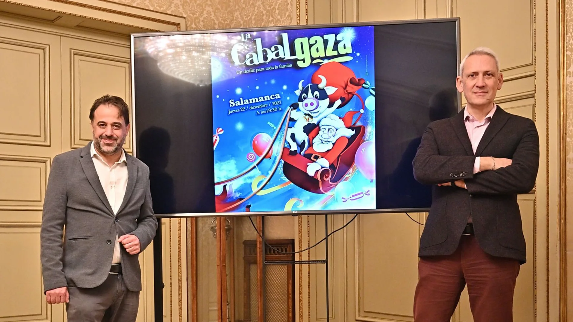 el concejal de Turismo, Fernando Castaño, presenta la cabalgata junto a Ignacio Barrera, director comercial de Leche Gaza