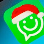 Una versión navideña del icono de WhatsApp.