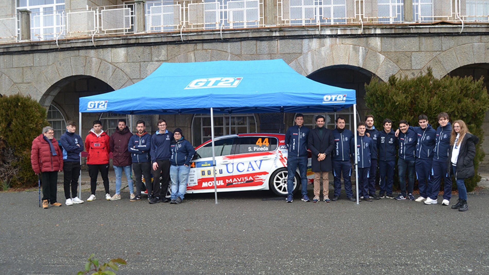 El UCAV Racing Engineering Celebra Su Segundo Puesto En El Campeonato ...