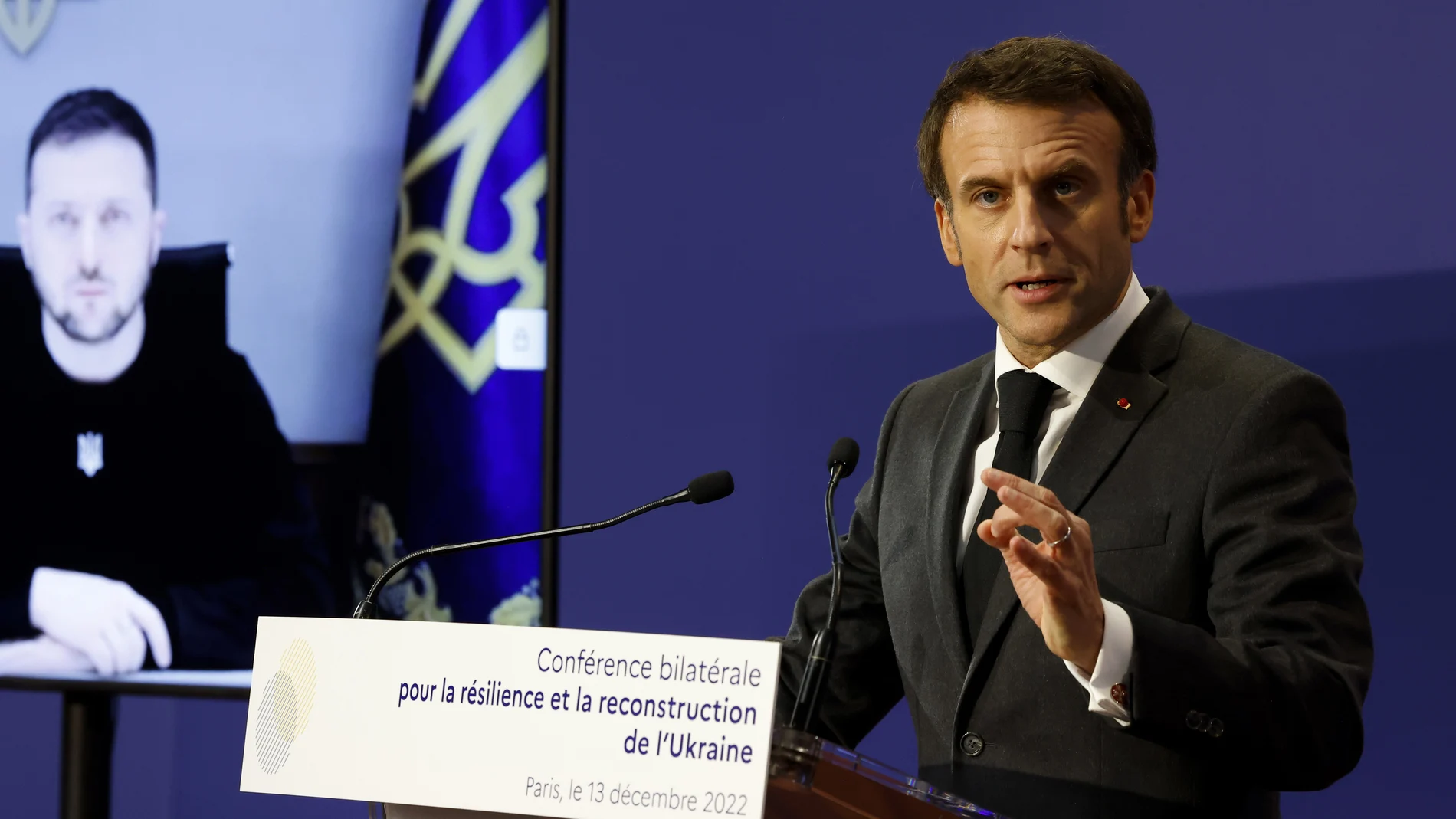 El presidente de Francia, Emmanuel Macron, habla durante la conferencia para recaudar fondos para la reconstrucción de Ucrania