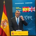 MADRID, 14/12/2022.- El secretario de Estado para Relaciones Exteriores británico, James Cleverly, durante su comparecencia tras la reunión con el ministro de Asuntos Exteriores español, José Manuel Albares, este miércoles en el Palacio de Viana, en Madrid, día en el que se cumplen 40 años de la apertura de la verja de Gibraltar. EFE/ Borja Sánchez Trillo