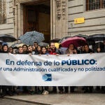 Concentracion ante la puerta del Ministerio de Hacienda y Función Pública. La Asociación de Inspectores de Hacienda del Estado ha convocado un acto para protestar contra el acuerdo alcanzado con las 'promociones light'