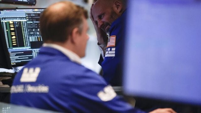 Operadores de bolsa en Wall Street (Nueva York), a 14 de diciembre de 2022