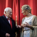 El presidente y fundador de Mensajeros de la Paz, el Padre Ángel, la vicepresidenta segunda, Yolanda Díaz, y el director de Religión Digital, José Manuel Vidal, durante la presentación del libro 'Os ruego en nombre de Dios', del Papa Francisco, en la Iglesia de San Antón,