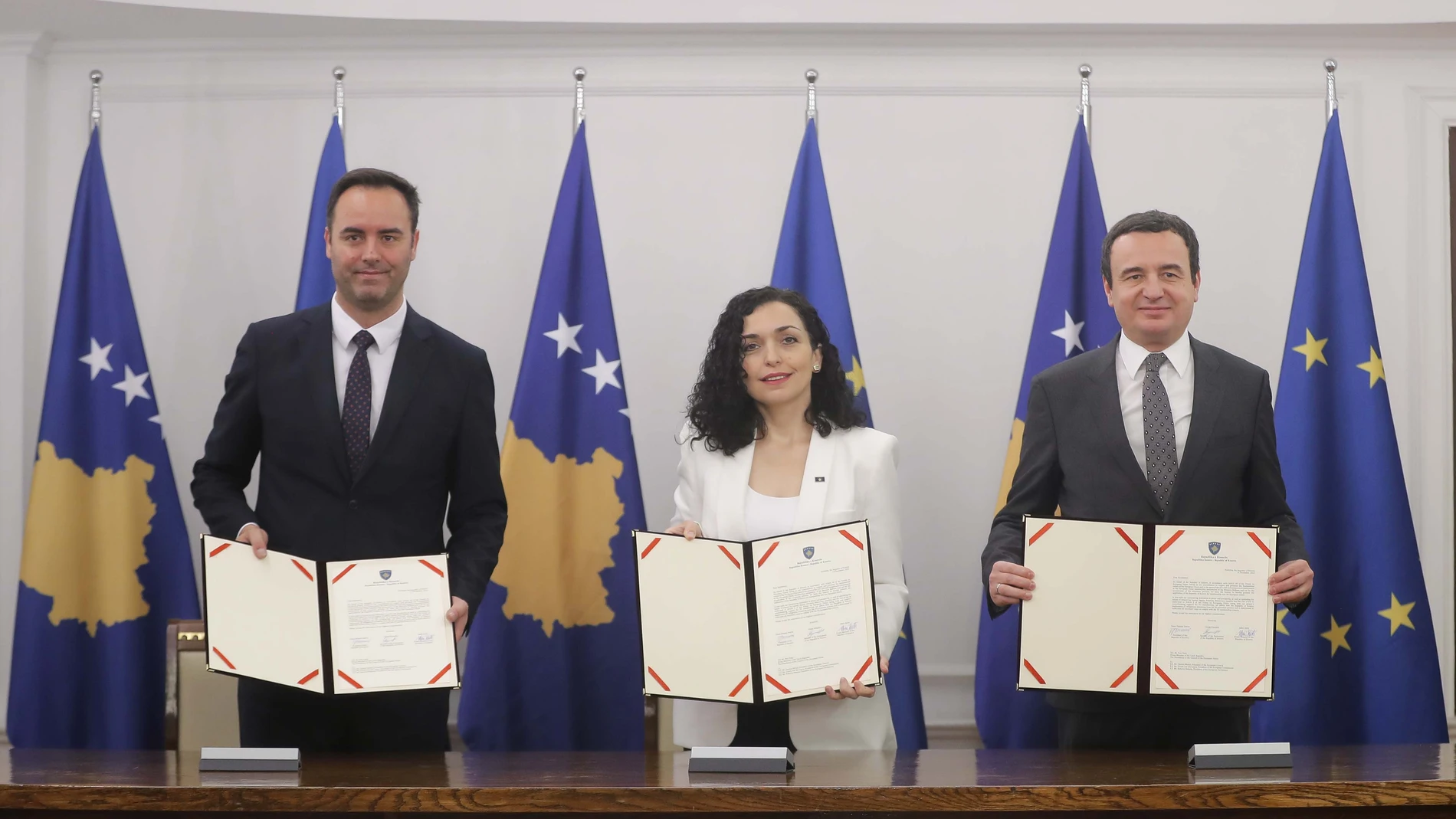 Los principales líderes políticos de Kosovo solicitan la adhesión a la UE