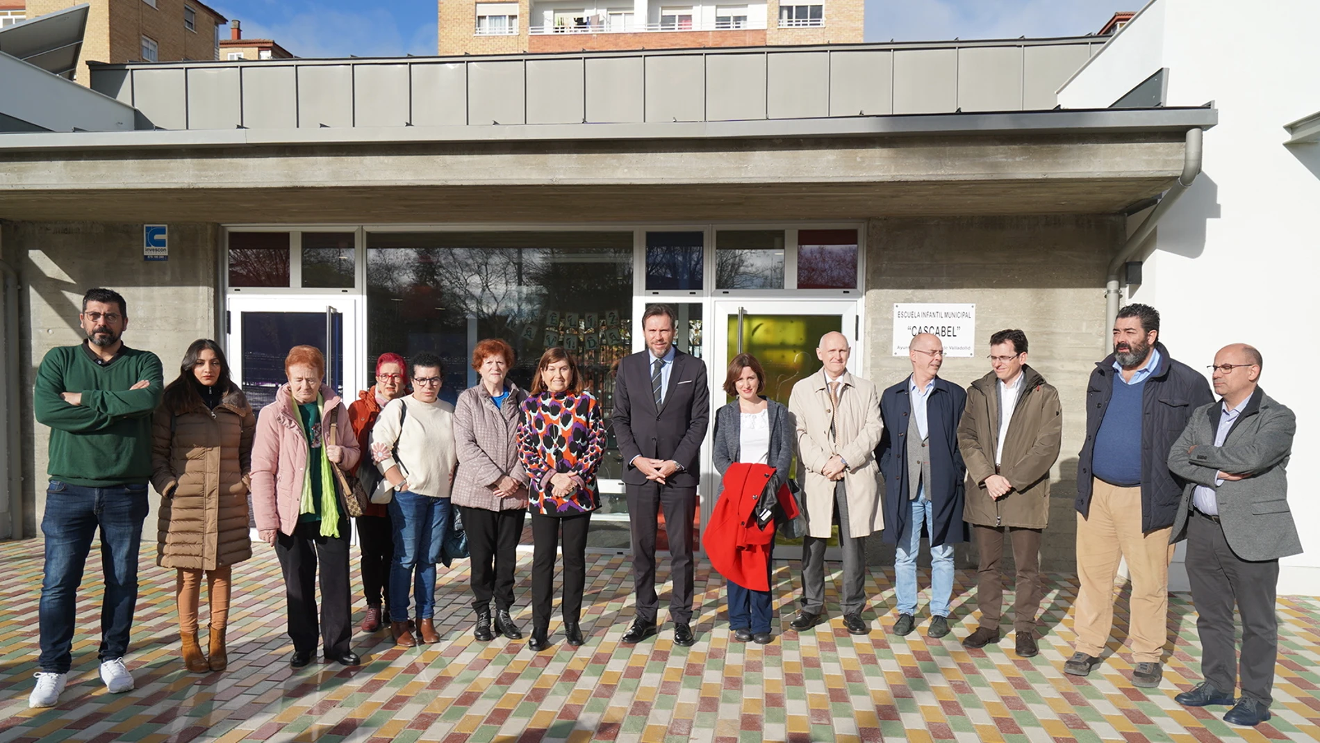 El alcalde de Valladolid, Óscar Puente, y varios concejales inauguran la nueva guardería de La Rondilla