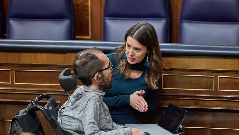 El portavoz de Unidas Podemos en el Congreso, Pablo Echenique, y la ministra de Igualdad, Irene Montero
