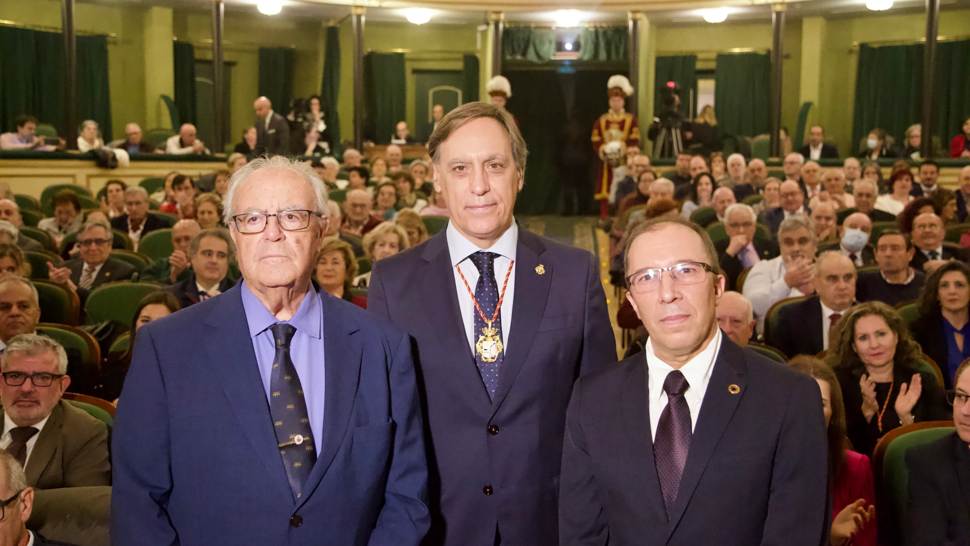 El alcalde de Salamanca, Carlos García Carbayo, preside el acto de entrega de las Medallas de Oro de Salamanca 2022.