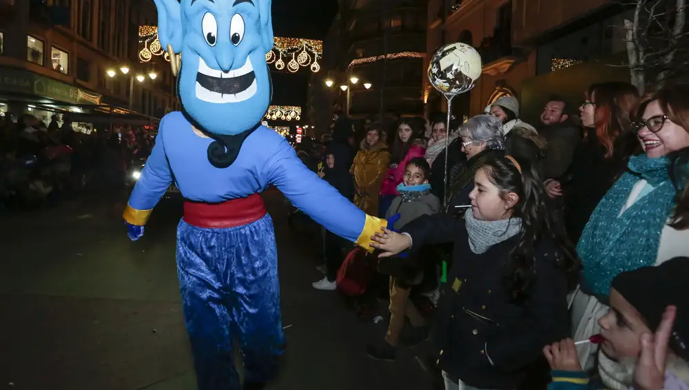 La Cabalgaza de Papá Noel recorre las calles de León