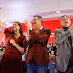 El presidente del Gobierno, Pedro Sánchez, el presidente de la Comunidad Valenciana, Ximo Puig y la vicealcaldesa de Valencia y candidata a la alcaldía, Sandra Gómez, hoy en Valencia