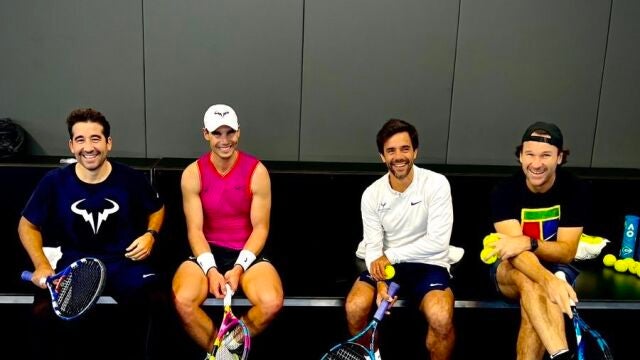 Rafa Nadal, acompañado de sus técnicos Marc López, Gustavo Marcaccio y Carlos Moyá