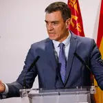  Sánchez anuncia “medidas conforme a la ley” para poner “fin al bloqueo”