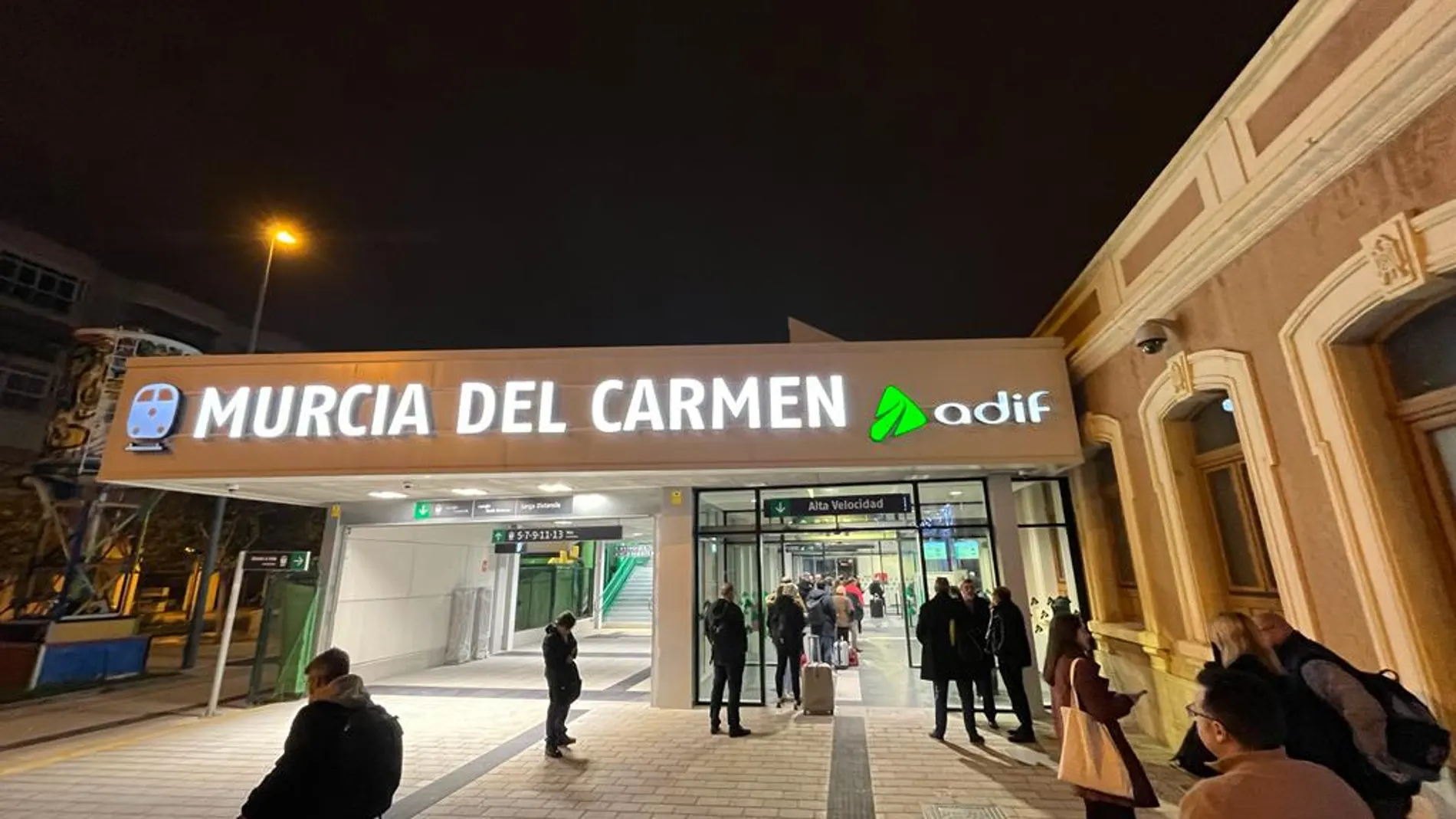 Exterior de la estación del AVE de Murcia del Carmen