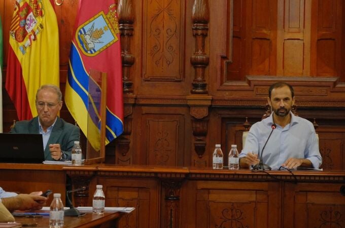 Víctor Mora, ex alcalde de Sanlúcar de Barrameda en un Pleno en el Ayuntamiento. AYUNTAMIENTO DE SANLÚCAR