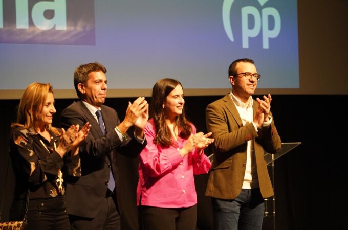 El presidente del PPCV, Carlos Mazón, junto a Sara Palma en el acto de presentación de su candidatura