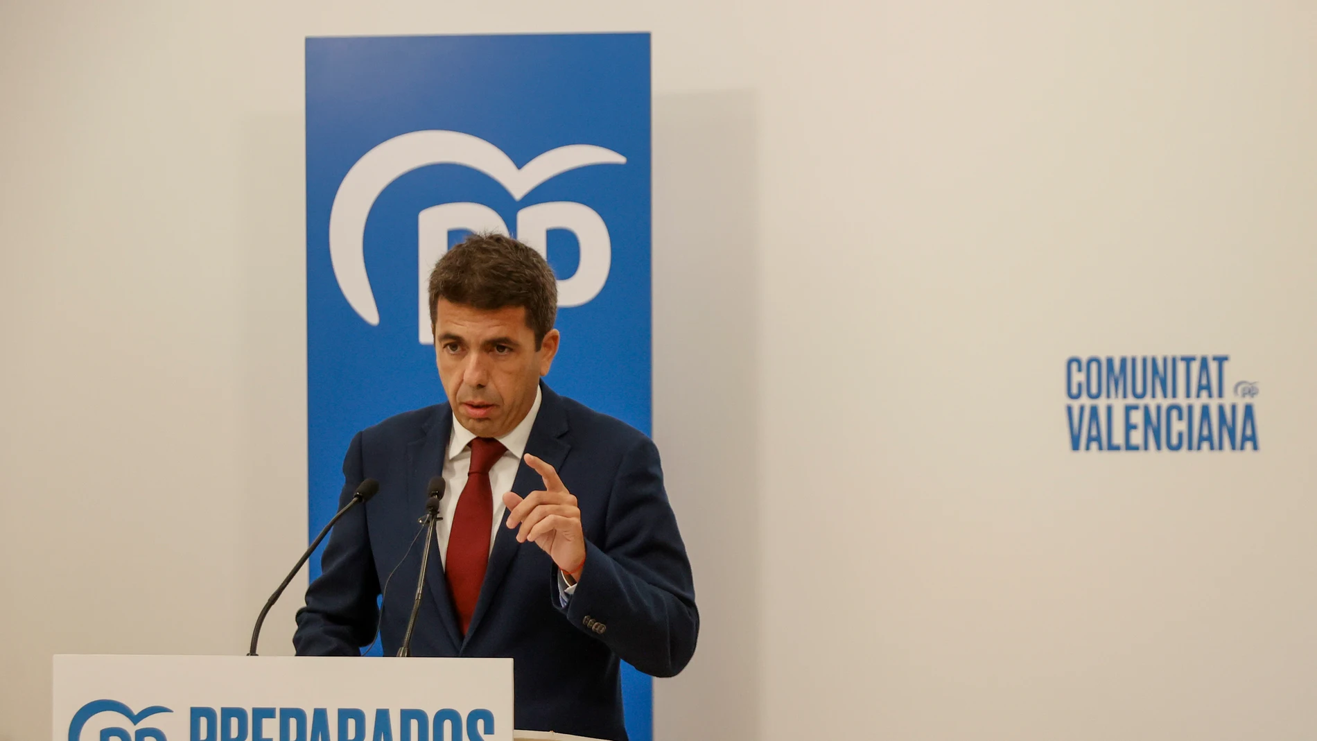 El presidente del Partido Popular de la Comunitat Valenciana, Carlos Mazón, ofrece una rueda de prensa sobre la actualidad política