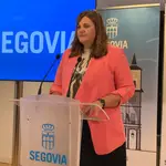 La alcaldesa, Clara Martín, explica la propuesta para modificar la ordenanza de convivencia