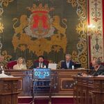 El presidente del PPCV, Carlos Mazón, interviene en el pleno del Ayuntamiento de Alicante para defender el Tajo-Segura