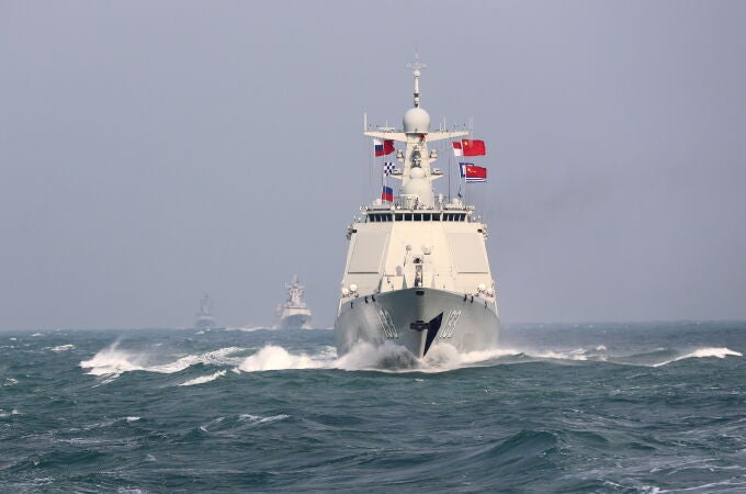Buques de guerra de los ejércitos de China y Rusia participan en las maniobras "Interacción naval”