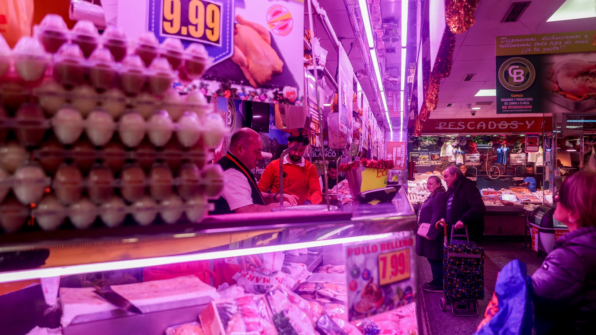 Tienda de comestibles en el barrio de Prosperidad, a 24 de diciembre de 2022, en Madrid