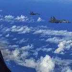 Aviones de combate del Comando del Teatro Oriental del Ejército Popular de Liberación de China (EPL) realizan ejercicios conjuntos de entrenamiento de combate alrededor de la isla de Taiwán