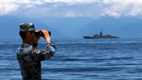 Un militar del Mando de Operaciones del Este del Ejército Popular de Liberación de China