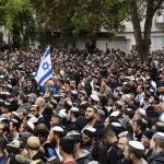 Funeral del rabino Haim Drukman in Merkaz Shapira, al sur de Israel