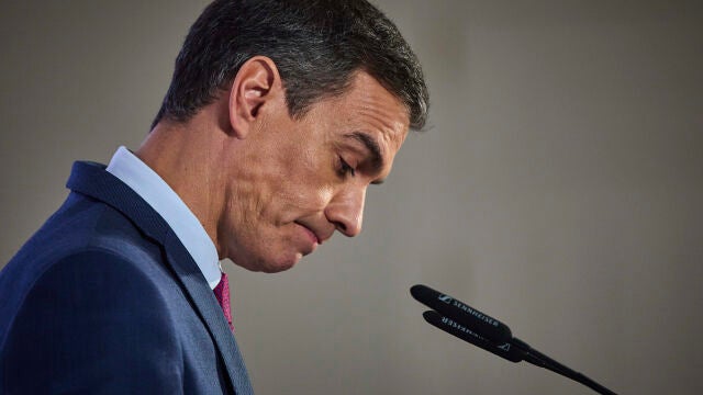 El presidente del Gobierno, Pedro Sánchez comparece ante los medios de comunicación tras el Consejo de Ministros celebrado en el Palacio de La Moncloa en Madrid este martes para hacer balance del año político y de su acción de Gobierno de este año 2022