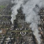 Columnas de humo en Bakmut tras los ataques rusos de este martes