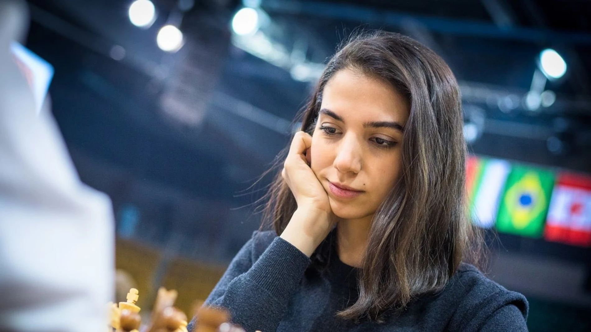 La iraní Sara Khadem compite en el torneo de ajedrez internacional de Almaty, en Kazajistán, sin "hiyab"