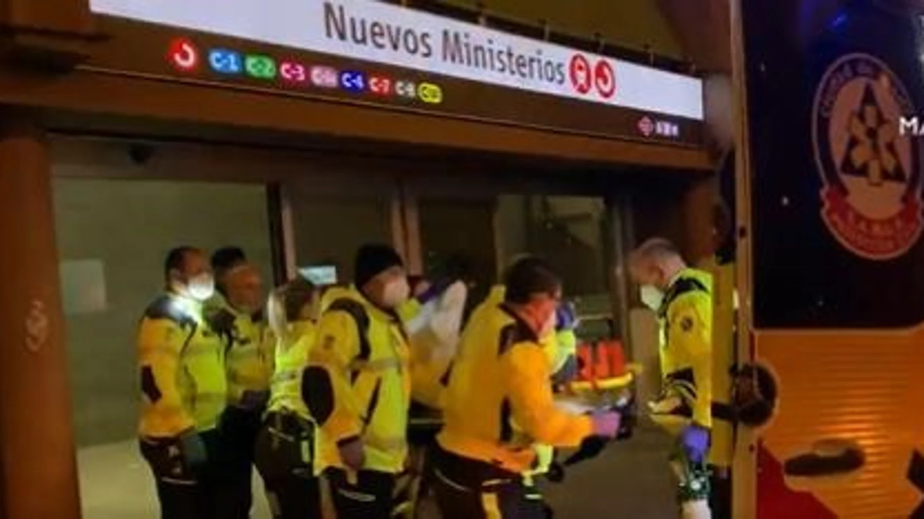 Grave un joven de 24 años tras caer ocho metros por las escaleras de Nuevos Ministerios.EMERGENCIAS MADRID29/12/2022