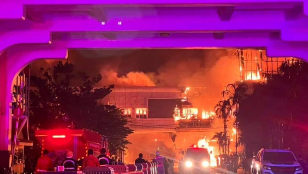 Imagen del casino en llamas