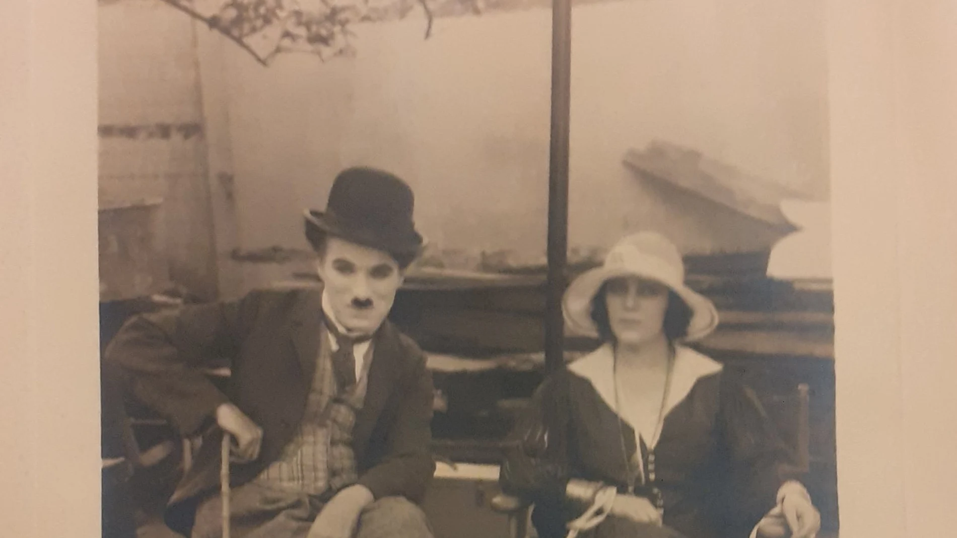La fotografía que Chaplin dedicó a Raquel Meller