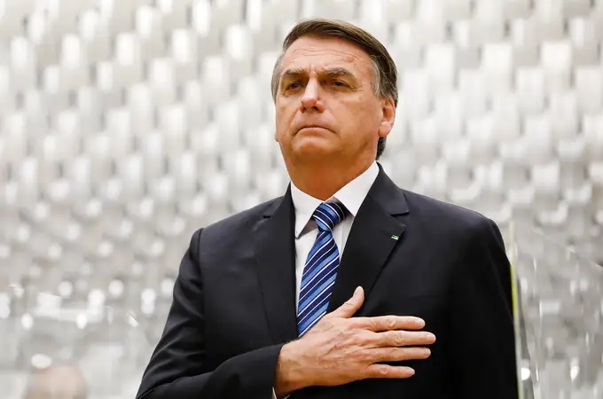Escándalo en Brasil: la Policía acusa a Bolsonaro de falsificar su cartilla de vacunación contra la covid