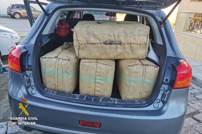 Detenido en Algeciras (Cádiz) con 270 kilos de hachís ocultos en el maletero de su vehículoGUARDIA CIVIL30/12/2022