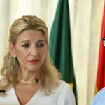 La vicepresidenta segunda del Gobierno y ministra de Trabajo y Economía Social de España, Yolanda Díaz (i), y el designado ministro de Trabajo de Brasil, Luiz Marinho